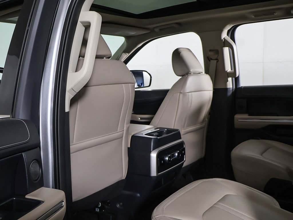 2022 Ford Expedition Limited photo 31