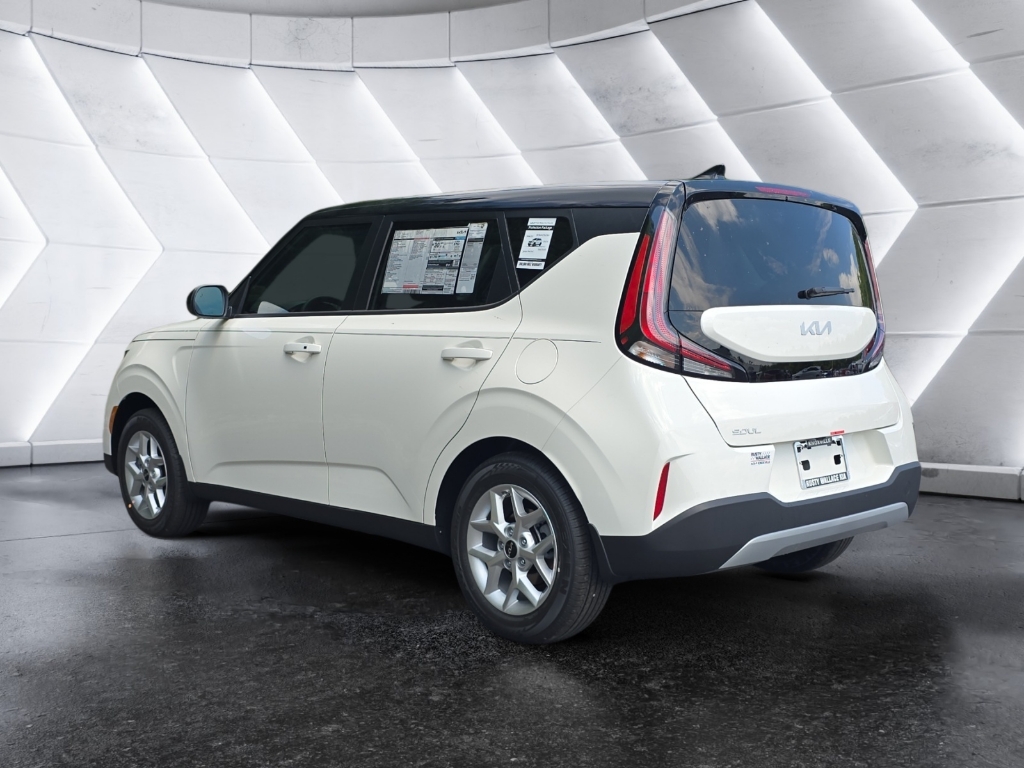 2025 Kia Soul S photo 2