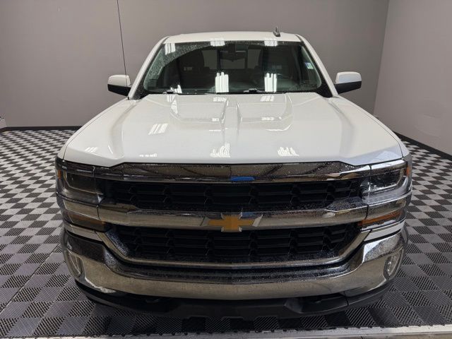 2018 Chevrolet Silverado 1500 LT photo 4