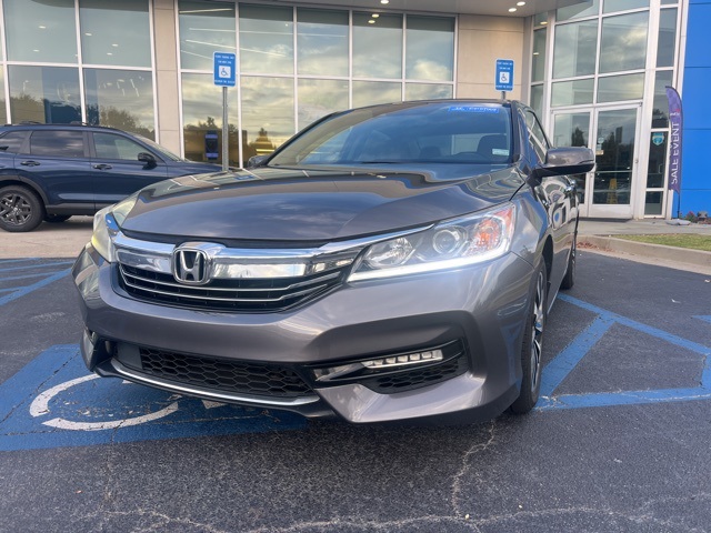 2017 Honda Accord Hybrid EX-L photo 2