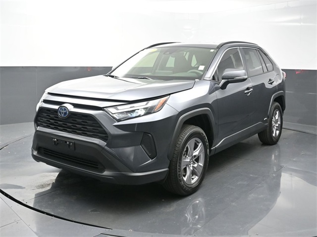 2022 Toyota RAV4 XLE's photo
