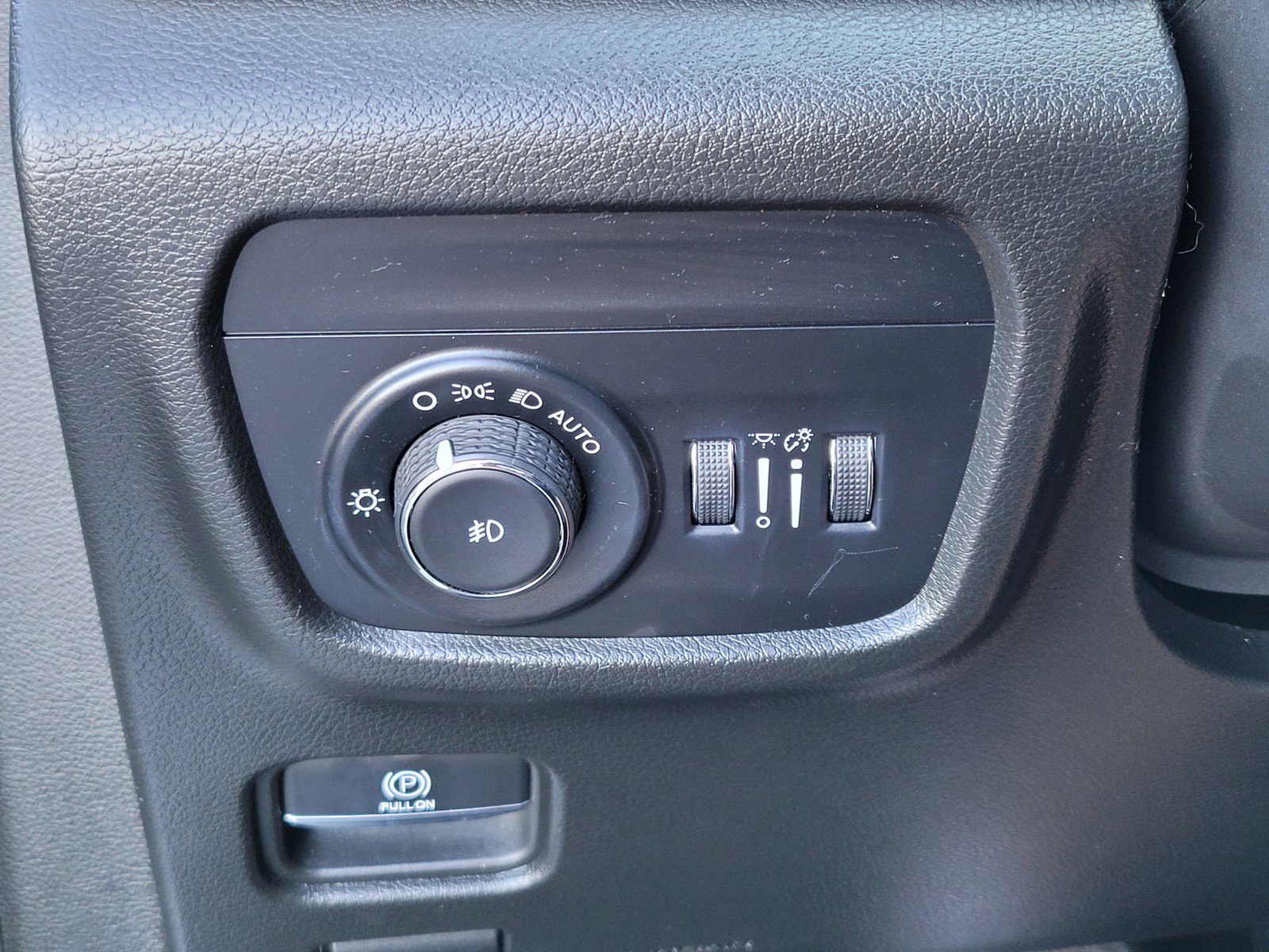 2023 Jeep Grand Cherokee Limited photo 25