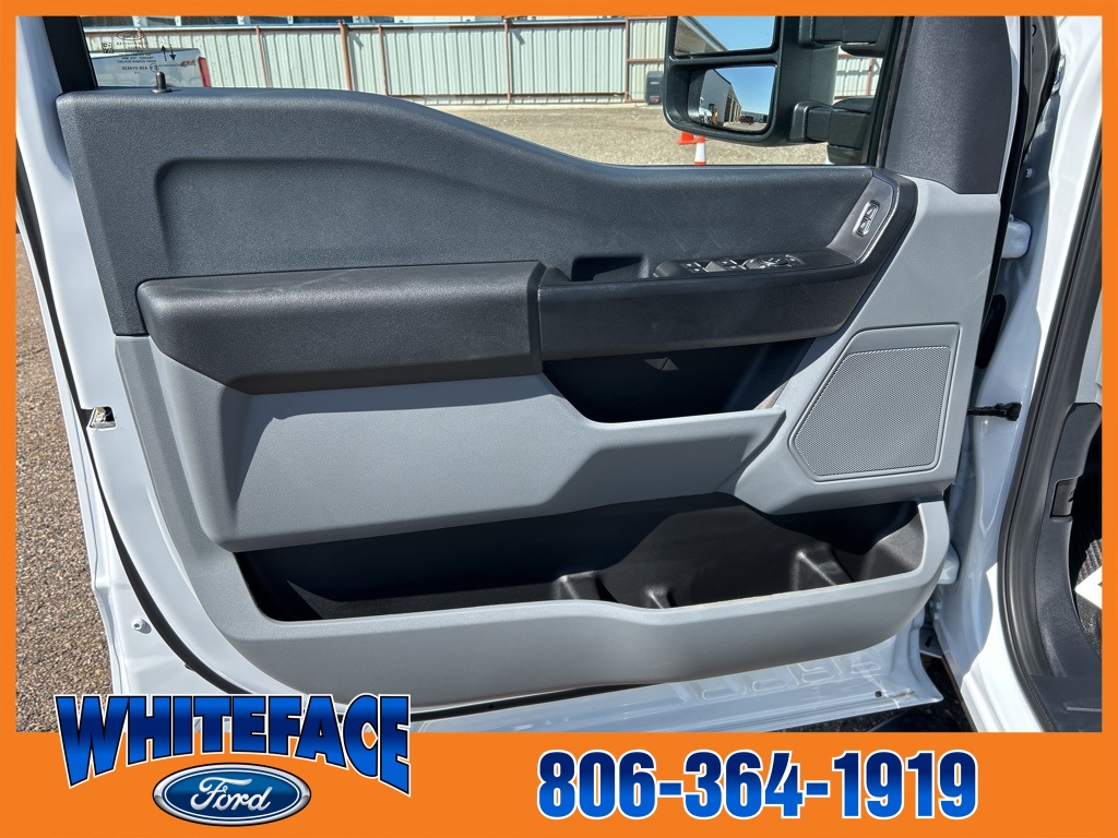 2026 Ford F-350 photo 11