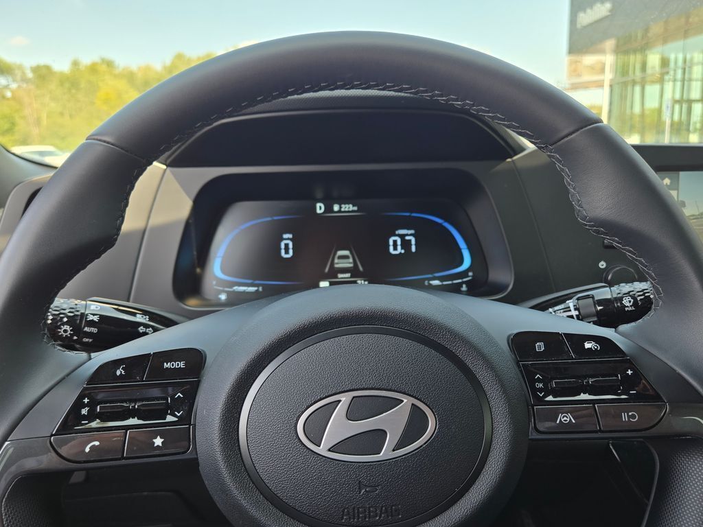 2025 Hyundai Elantra SEL Sport photo 27