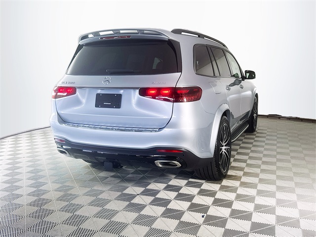 2026 Mercedes Benz GLS 580 4MATIC photo 4