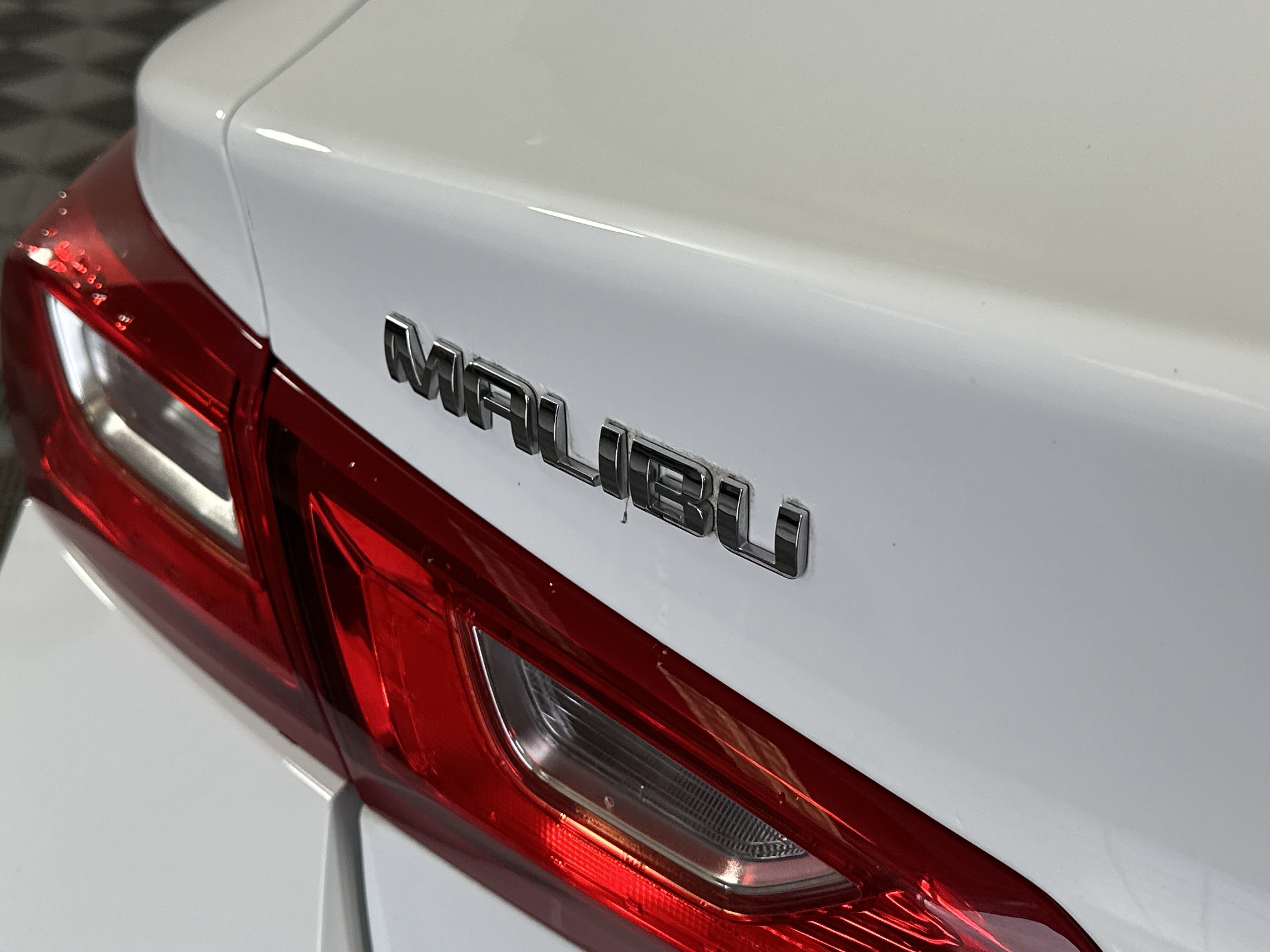 2023 Chevrolet Malibu 1LT photo 4