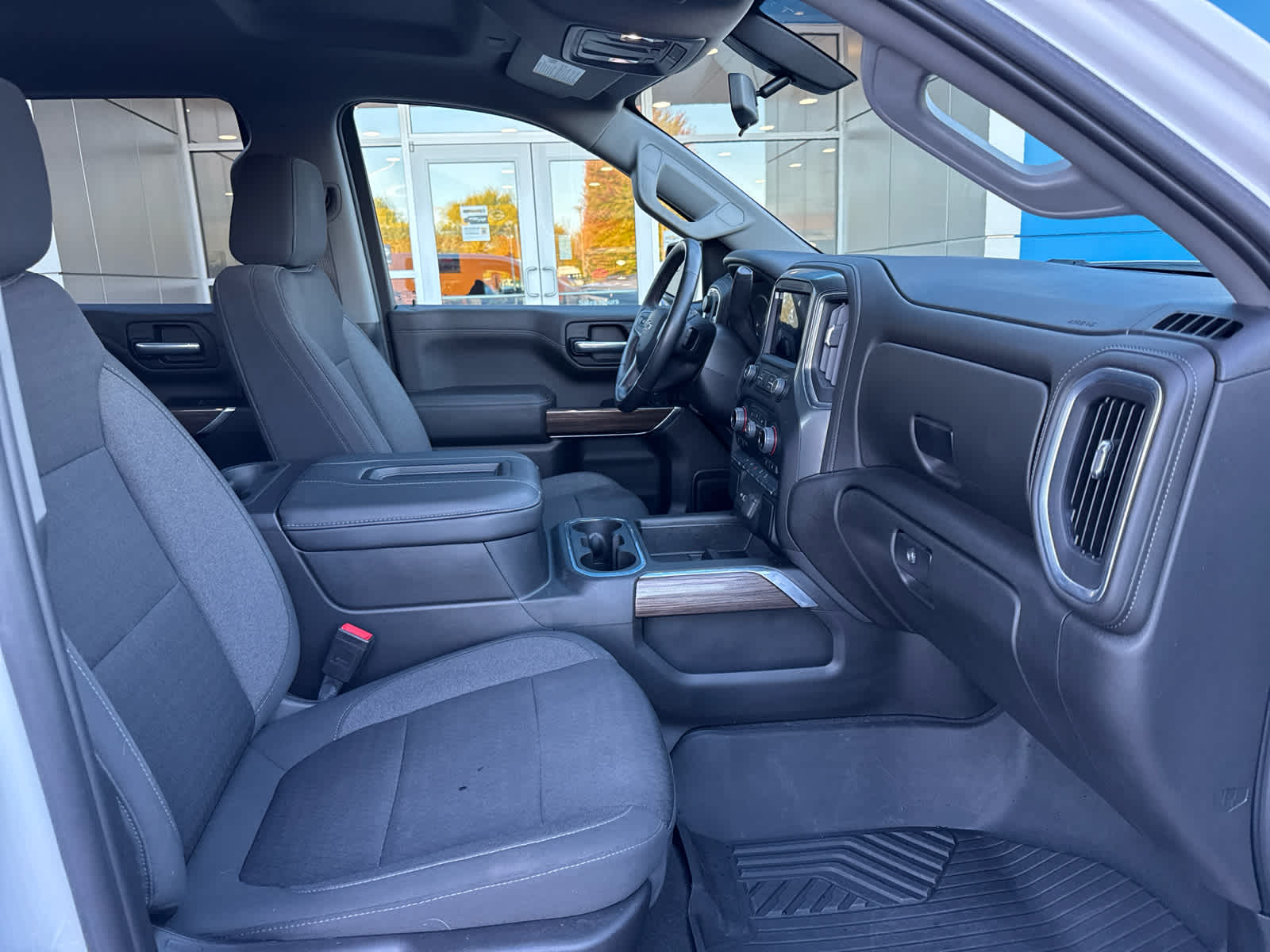 2022 Chevrolet Silverado 1500 RST photo 4