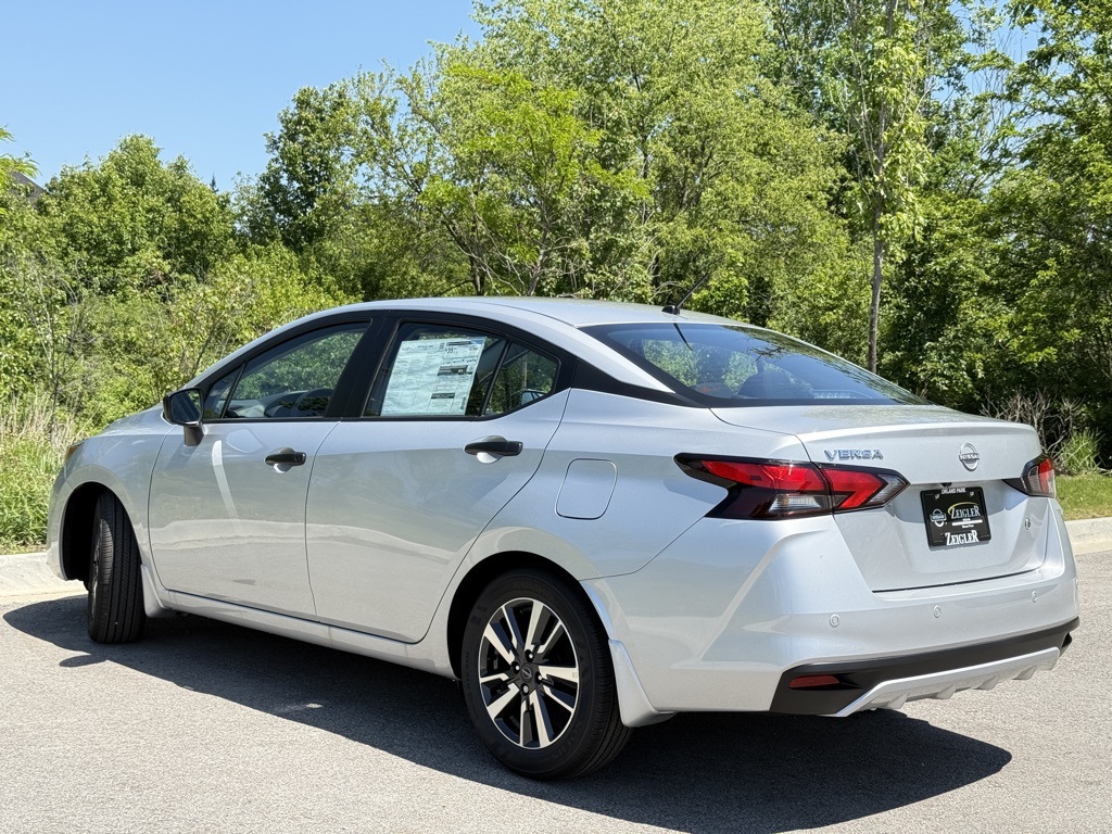 2025 Nissan Versa S photo 6