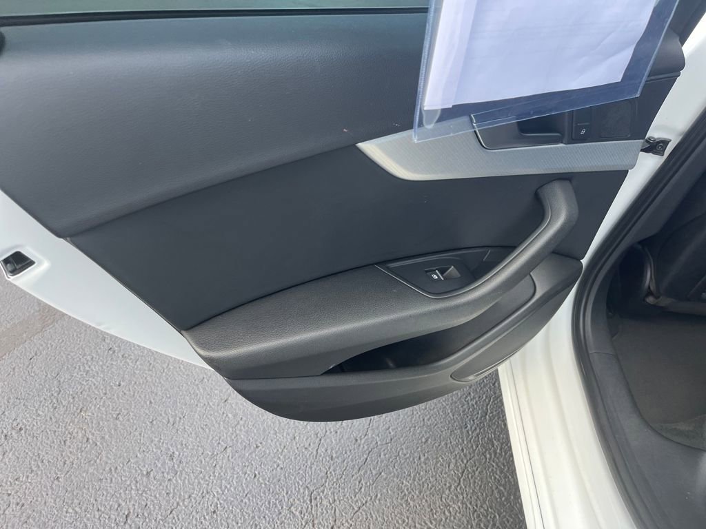 2020 Audi A4 Premium Plus 45 TFSI Quattro S line photo 18
