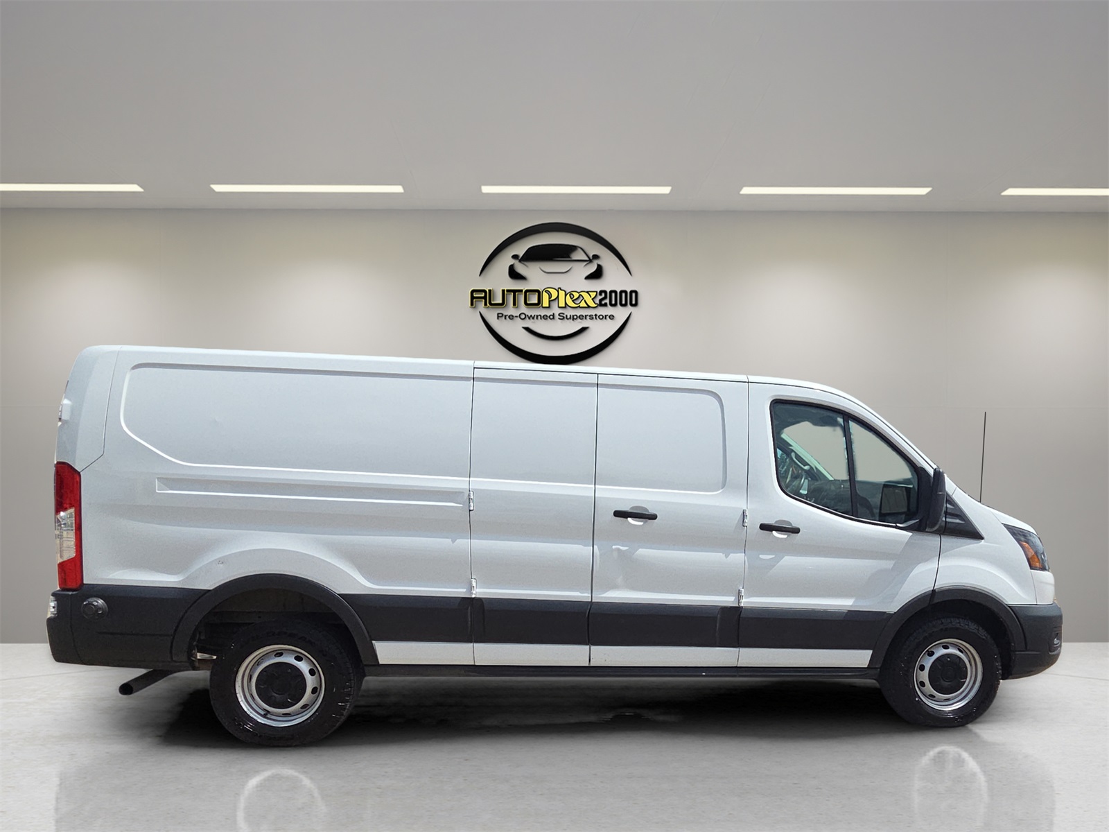 2020 Ford Transit photo 3