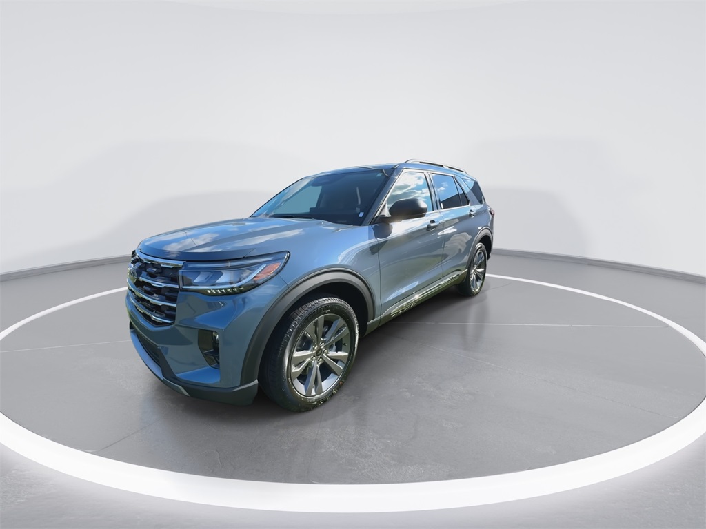 2025 Ford Explorer photo 3