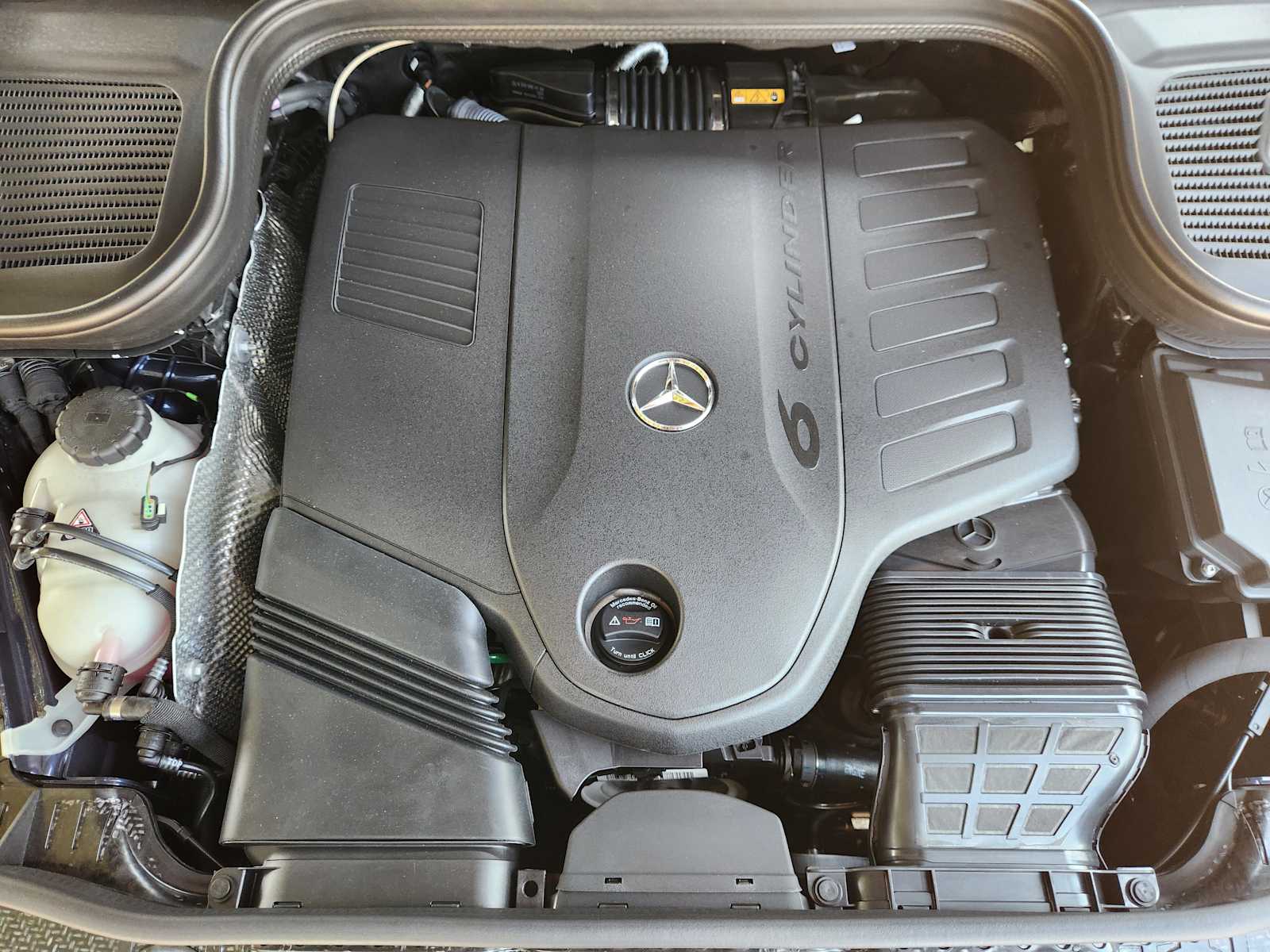 2026 Mercedes Benz GLS 450 4MATIC photo 23