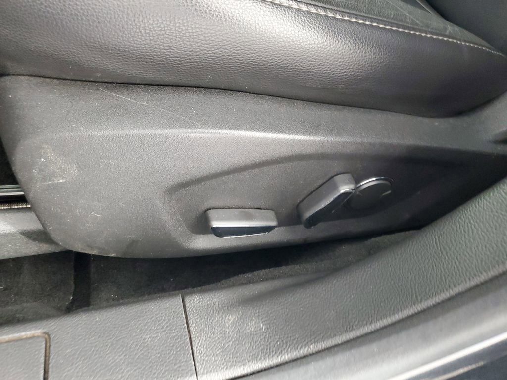 2014 Ford Fusion SE photo 25