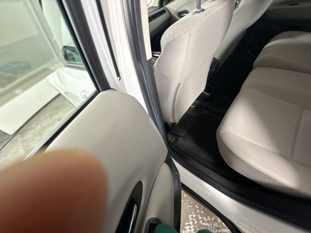 2016 Honda HR-V LX photo 21