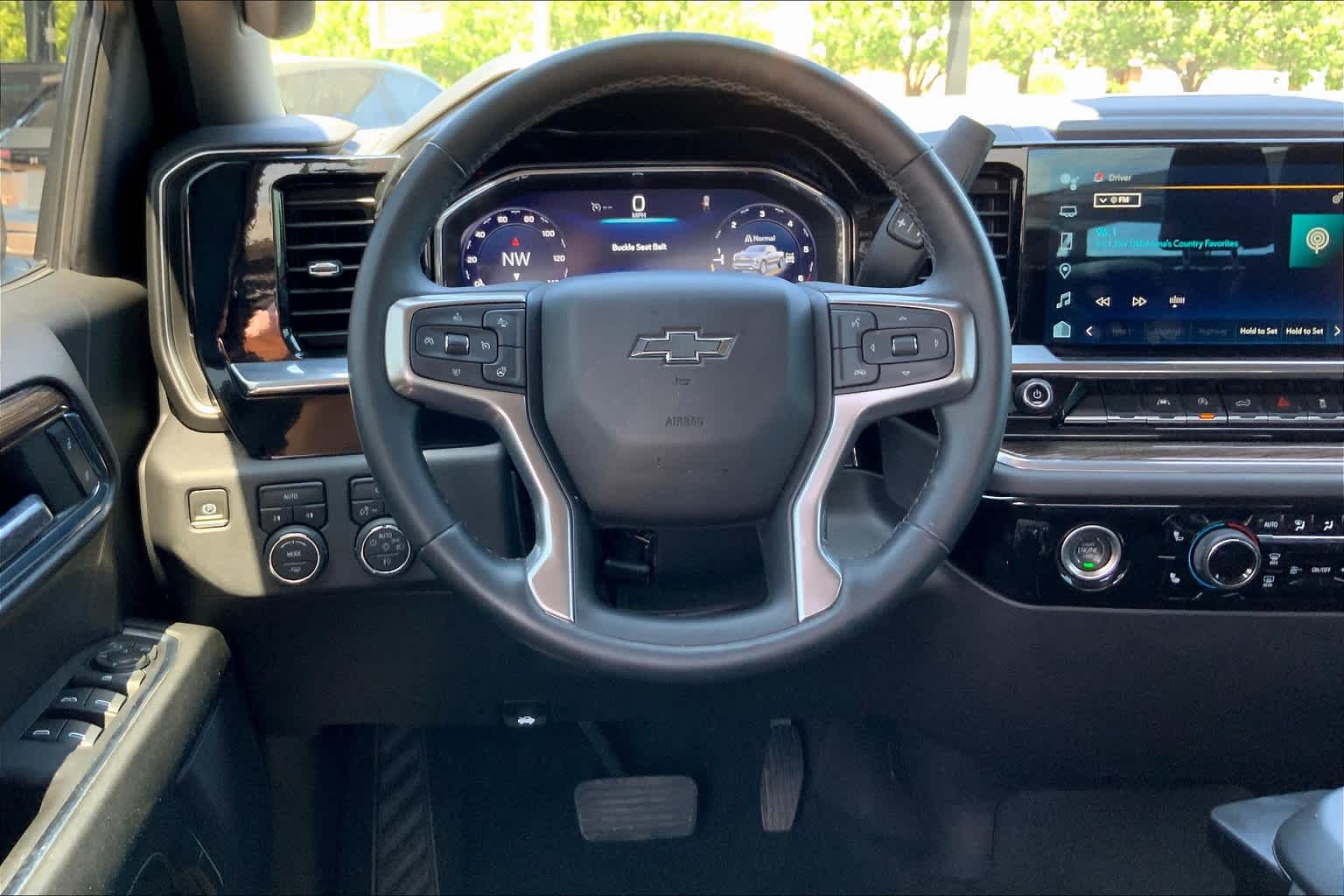 2024 Chevrolet Silverado 1500 RST photo 4