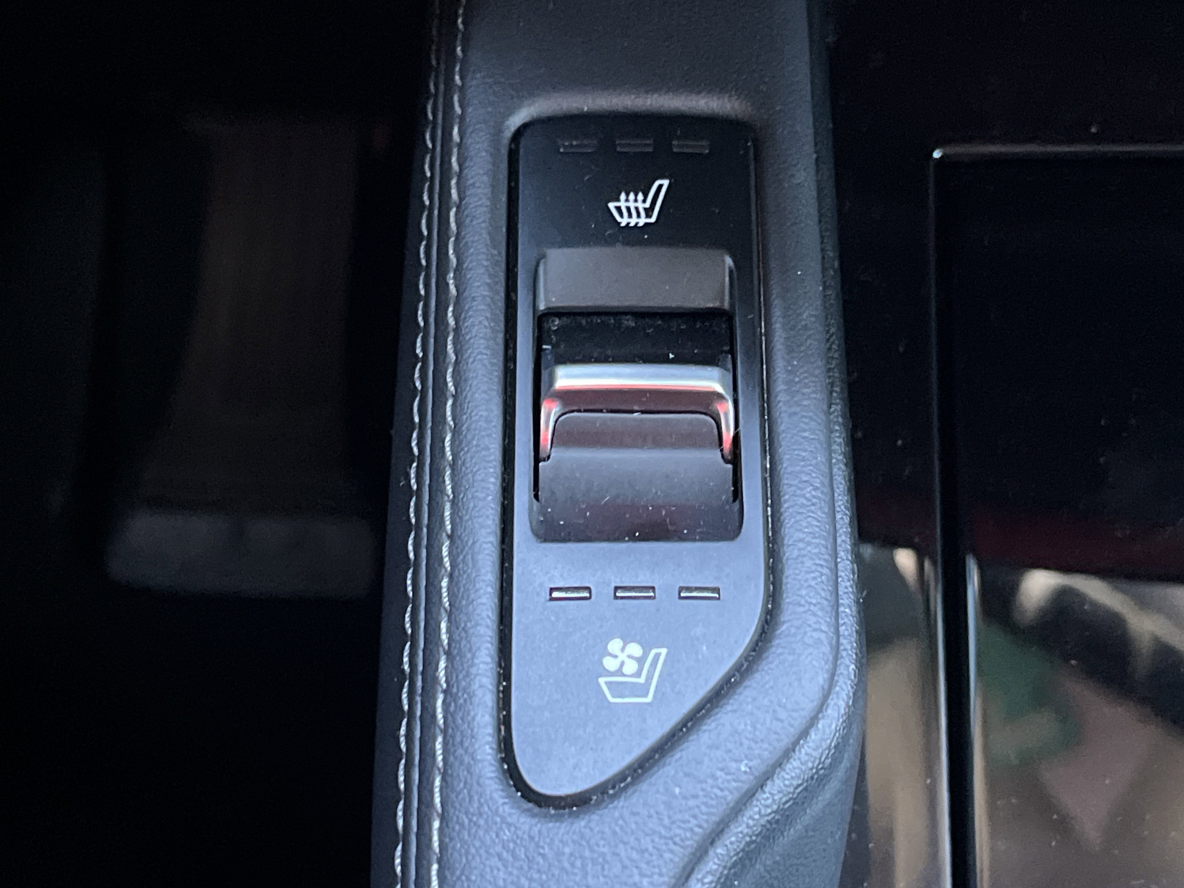 2022 Kia Telluride EX photo 4