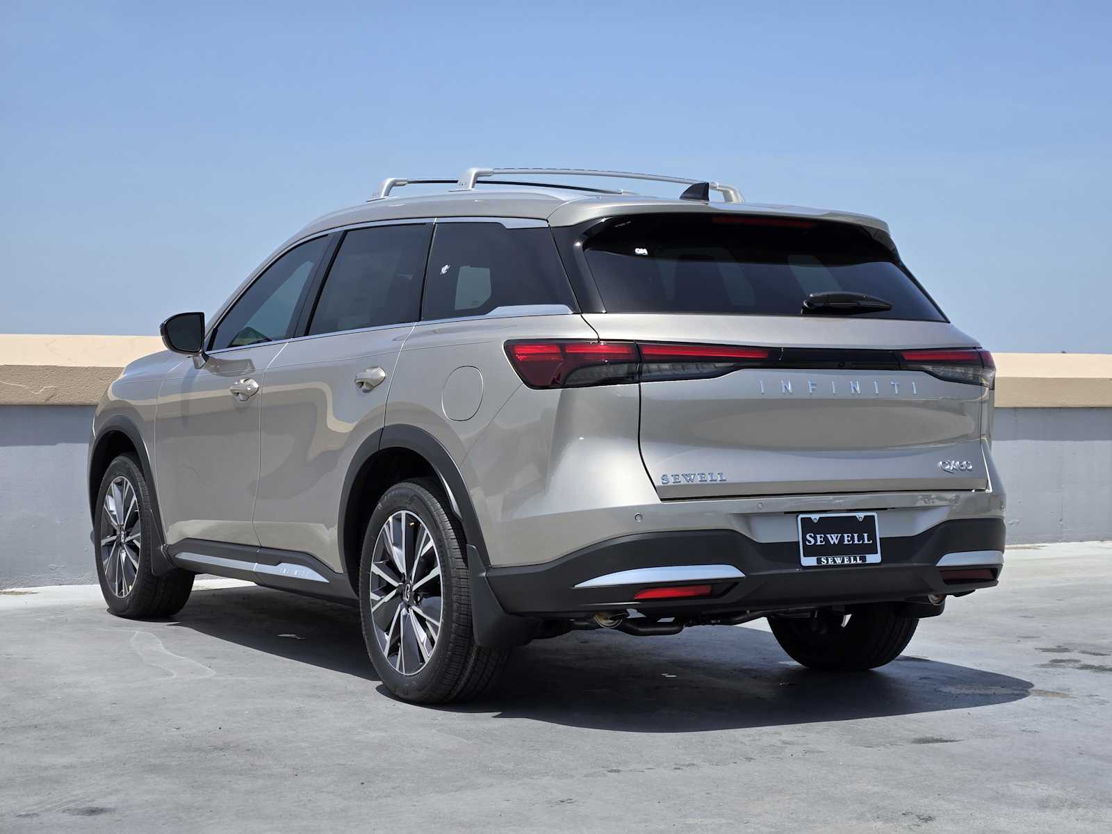 2026 Infiniti QX60 Luxe photo 3