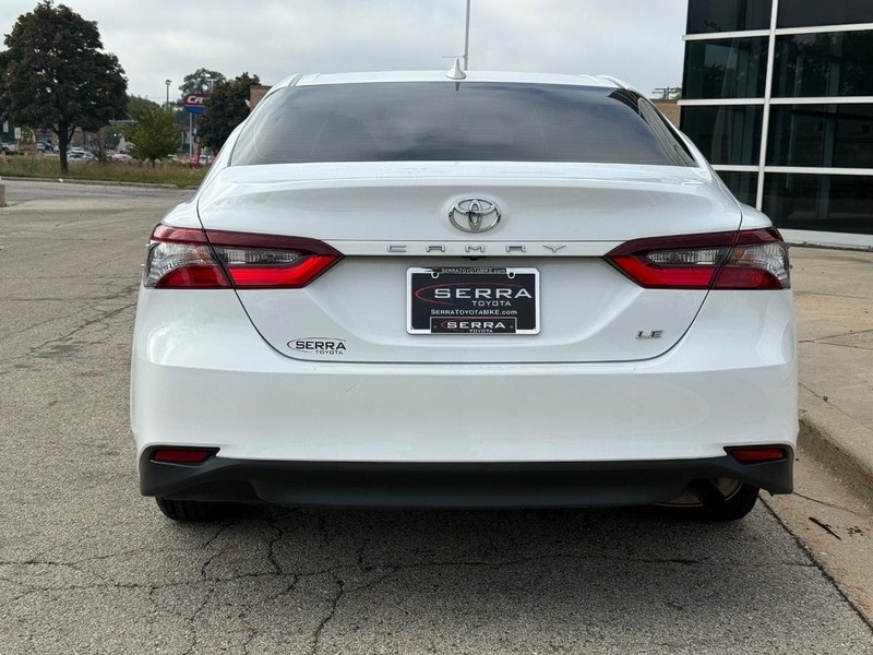 2023 Toyota Camry LE photo 3