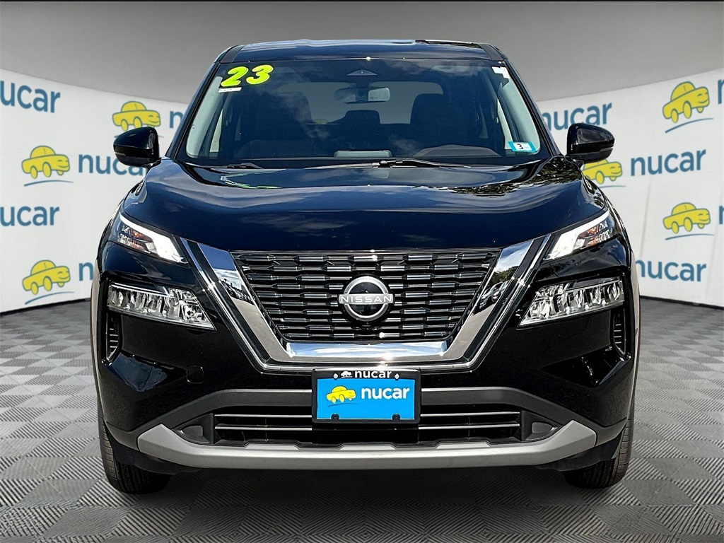 2023 Nissan Rogue SV photo 2
