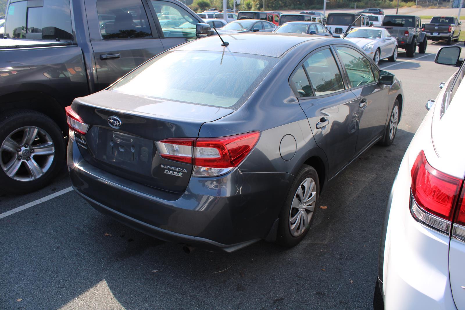 2017 Subaru Impreza 2.0i photo 3