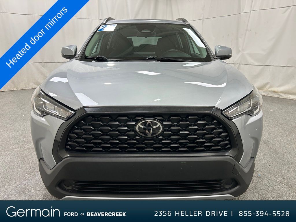 2023 Toyota Corolla Cross LE photo 2