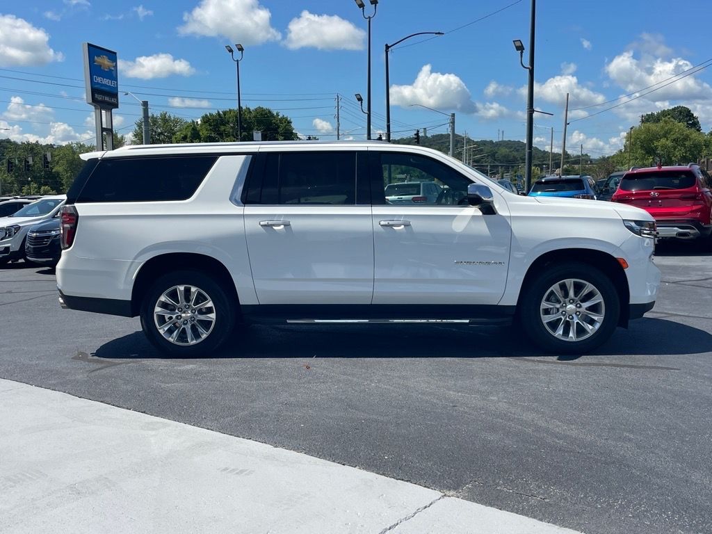 2023 Chevrolet Suburban Premier photo 8