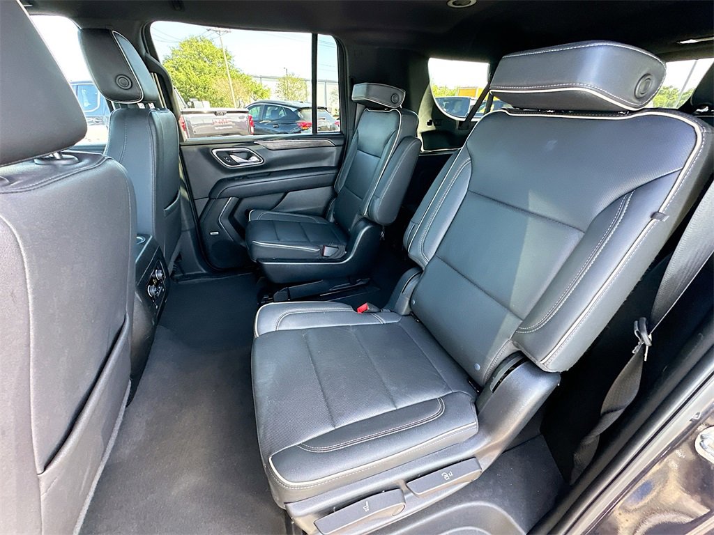 2023 Chevrolet Suburban Premier photo 21
