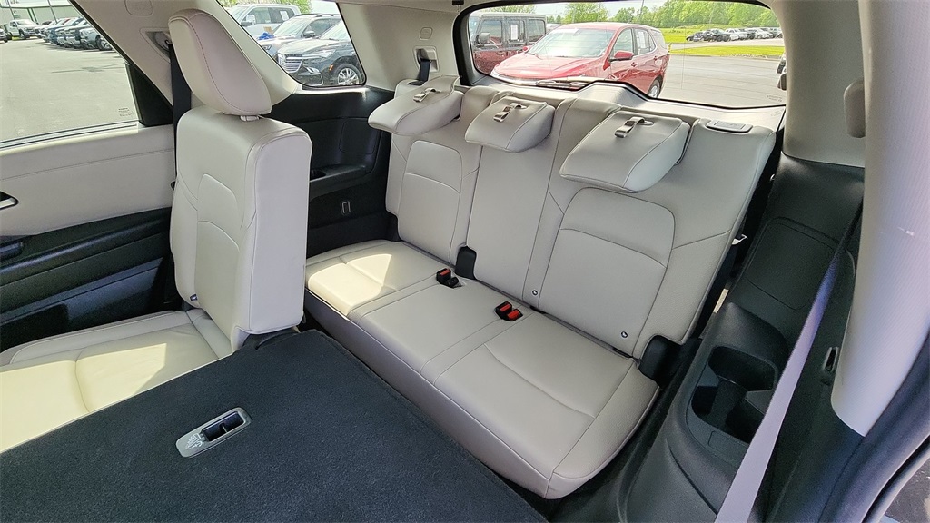2022 Nissan Pathfinder SL photo 19