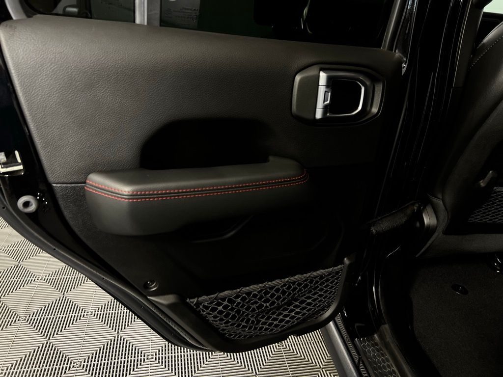 2023 Jeep Wrangler Rubicon photo 25