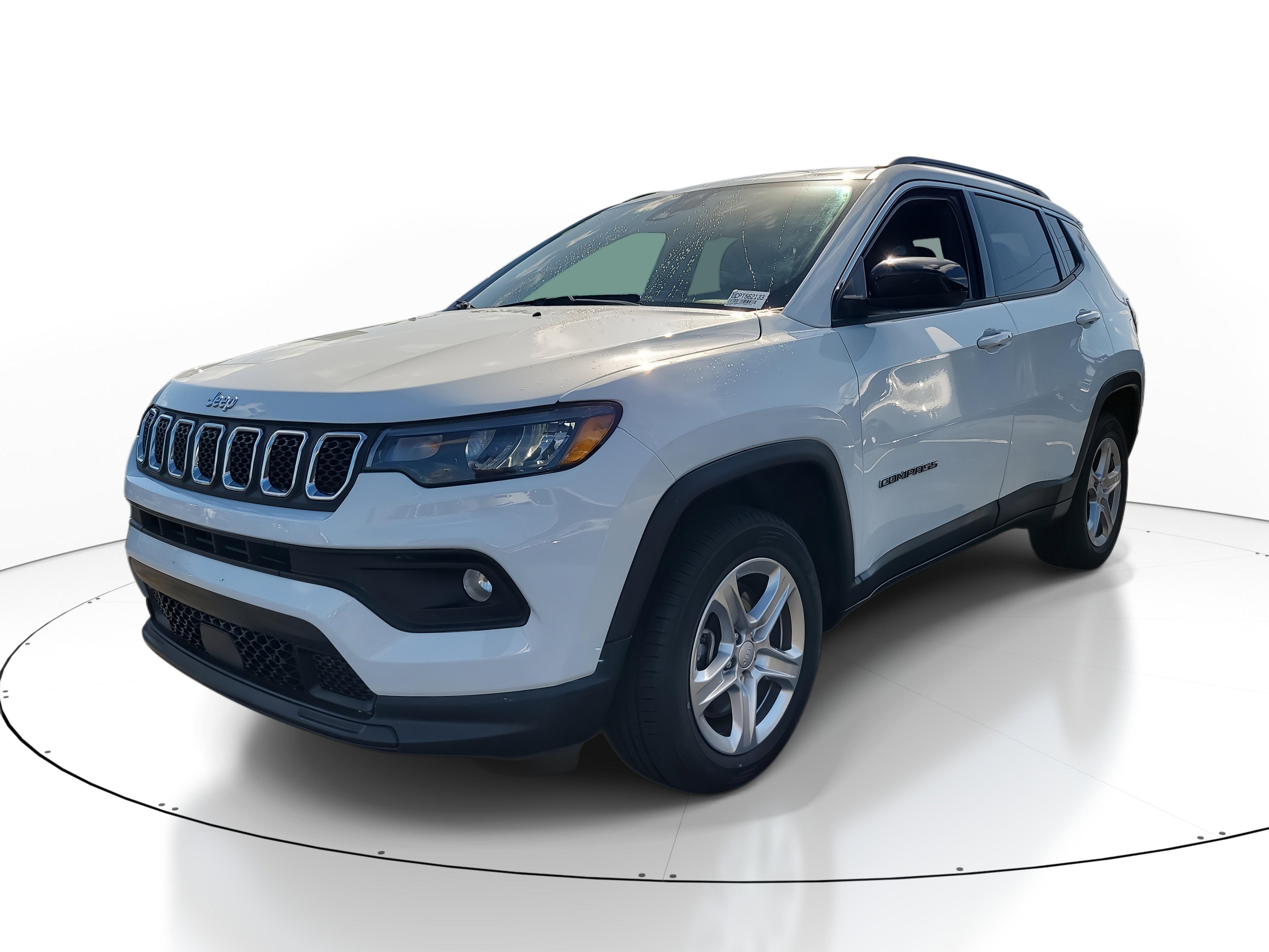 2023 Jeep Compass Latitude photo 3