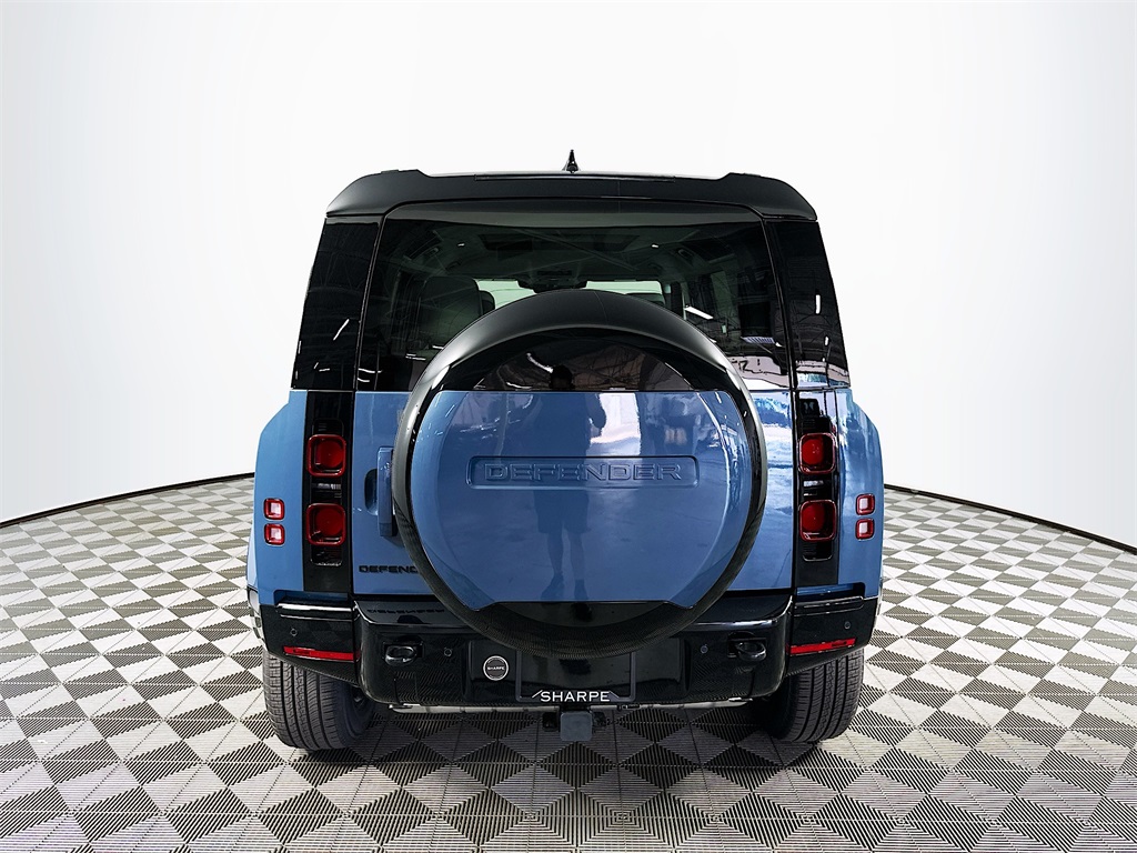 2025 Land Rover Defender 110 X-Dynamic SE photo 5