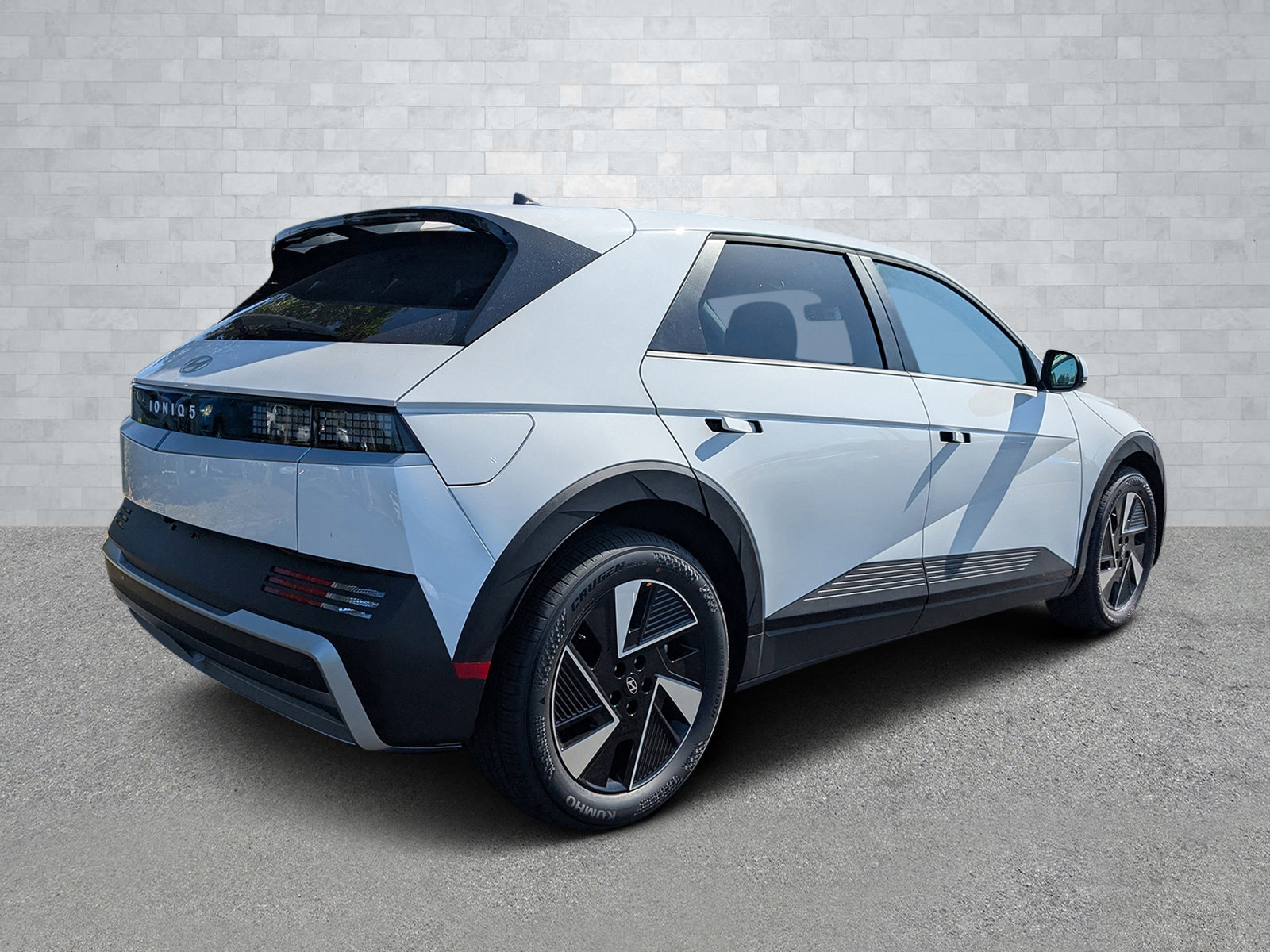 2025 Hyundai Ioniq 5 SE photo 4