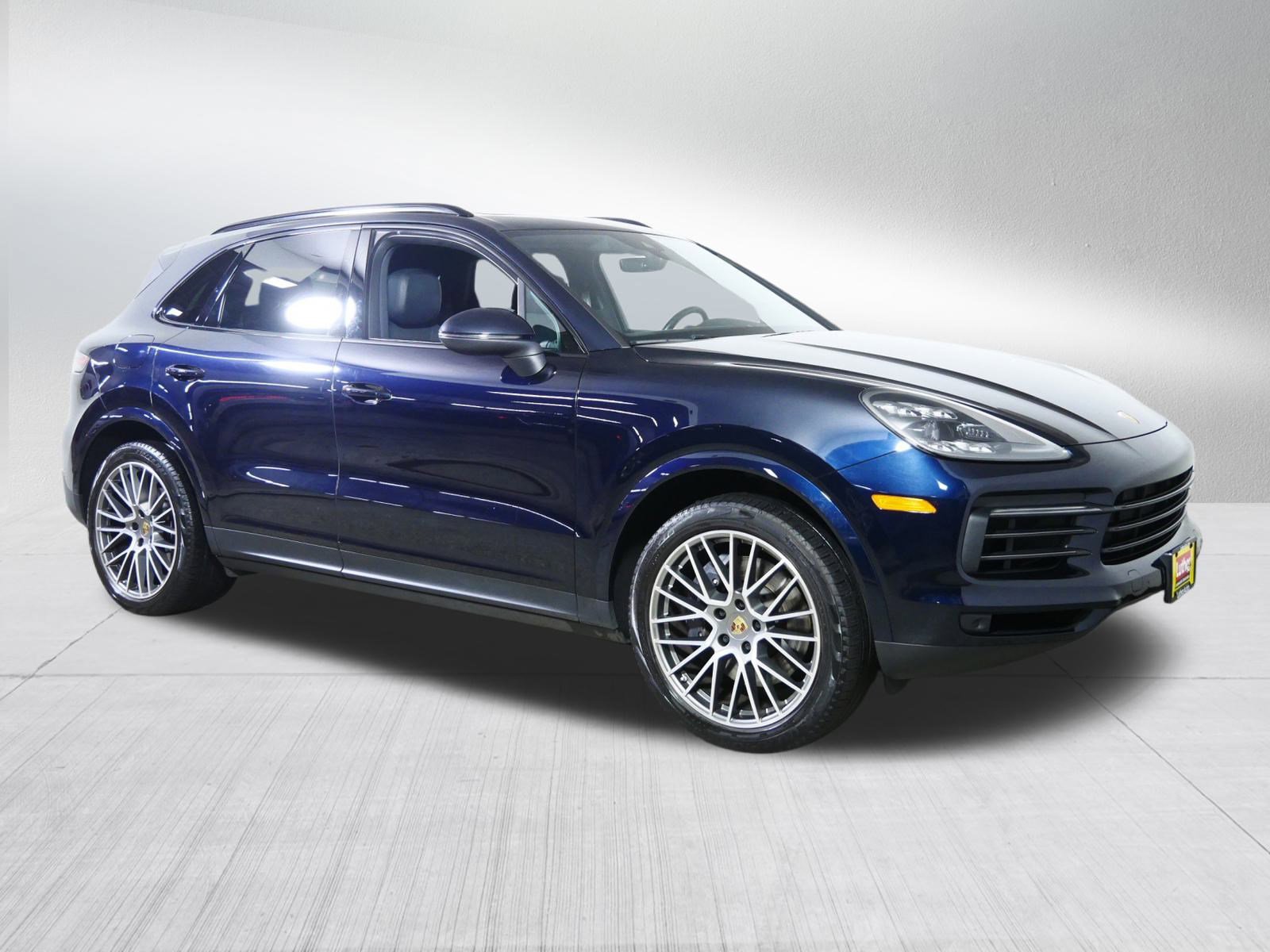 2022 Porsche Cayenne Platinum Edition's photo