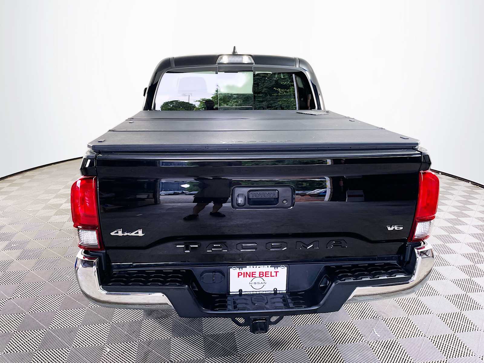 2022 Toyota Tacoma SR5 photo 5