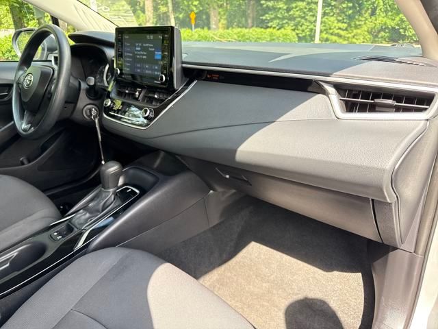 2022 Toyota Corolla LE photo 18