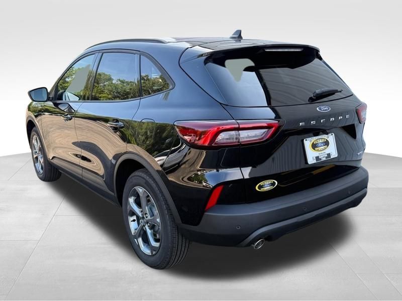 2025 Ford Escape ST-Line photo 4