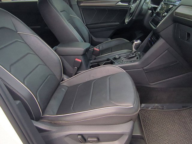 2023 Volkswagen Tiguan SEL R-Line Black photo 17
