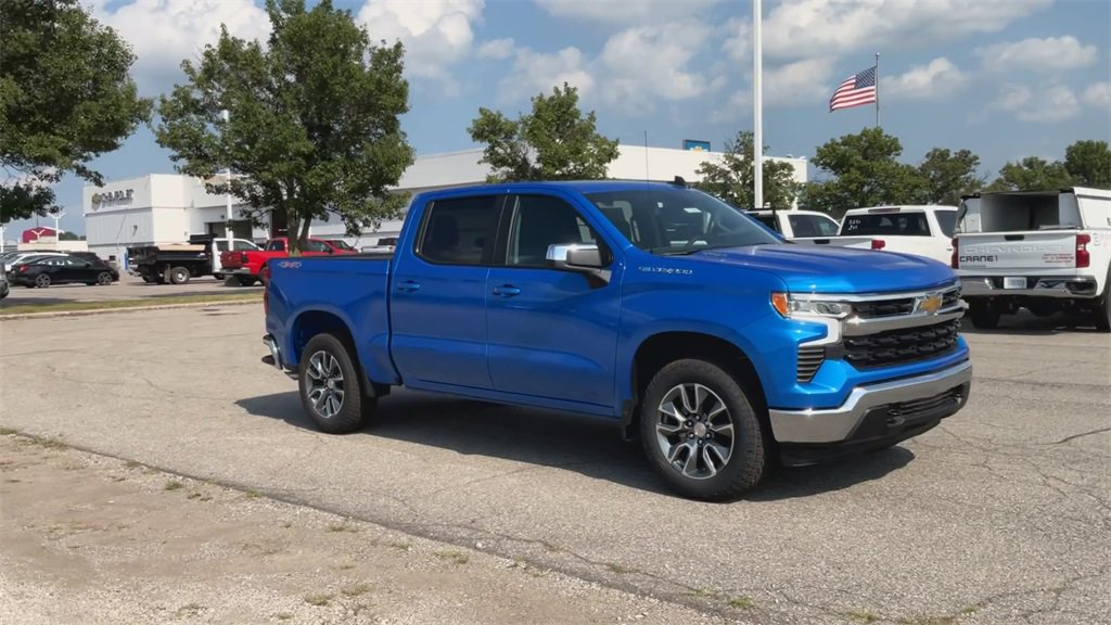 2026 Chevrolet Silverado 1500 LT photo 2