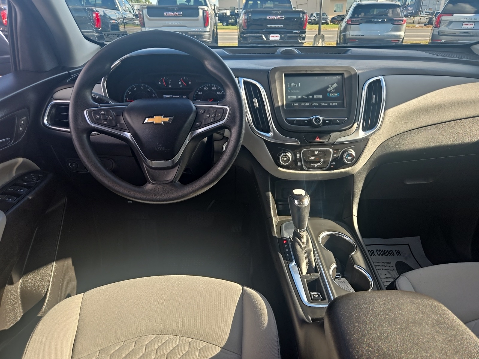 2018 Chevrolet Equinox LT photo 3
