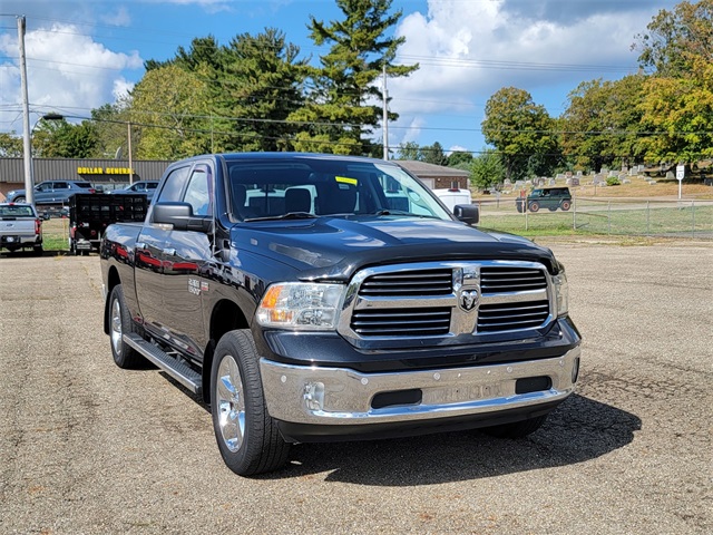 2018 Ram 1500 SLT photo 2