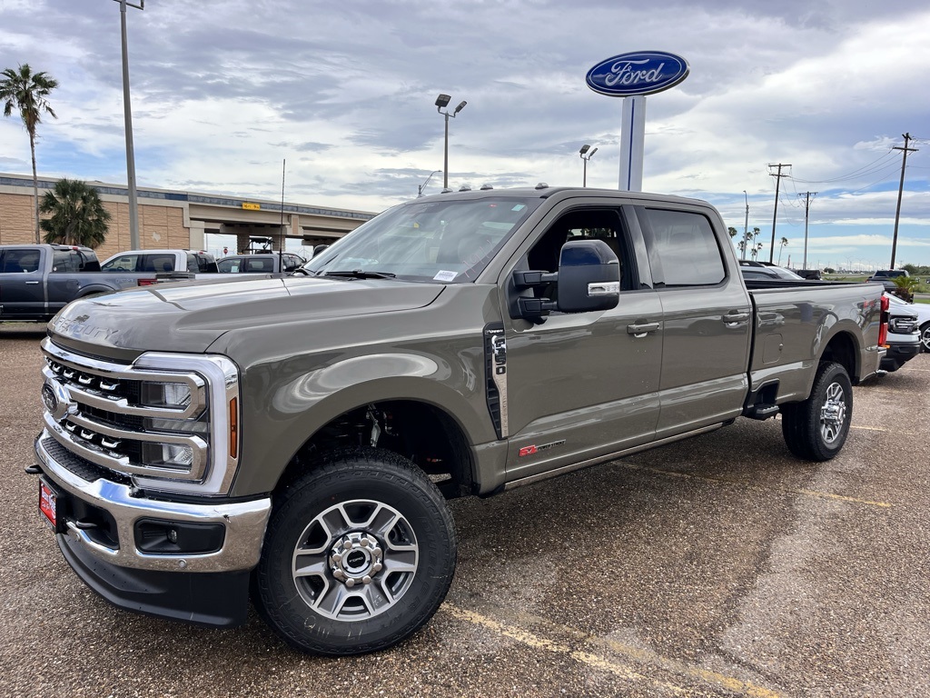 2026 Ford F-350 Lariat photo 3