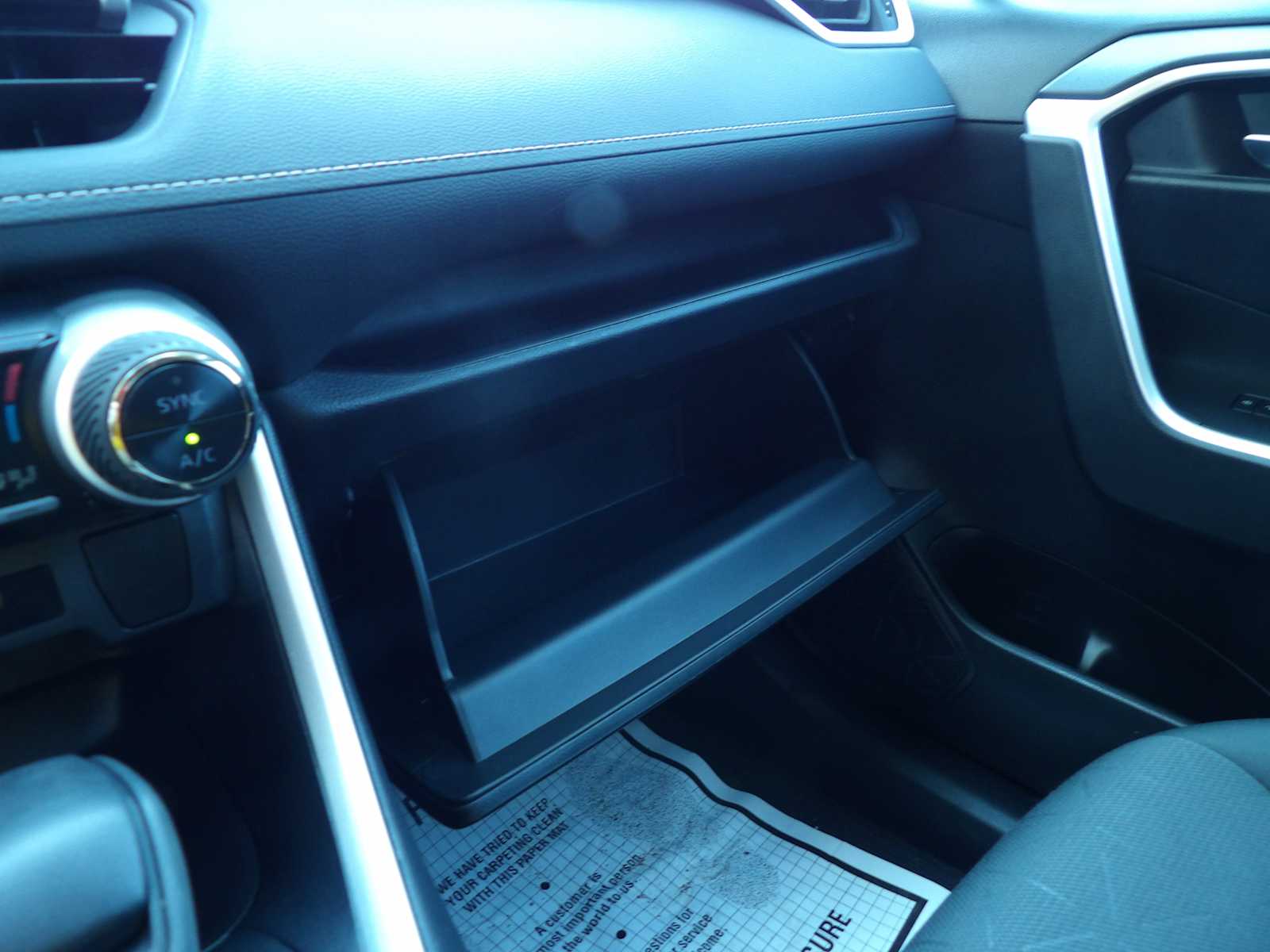 2024 Toyota RAV4 Hybrid XLE photo 20
