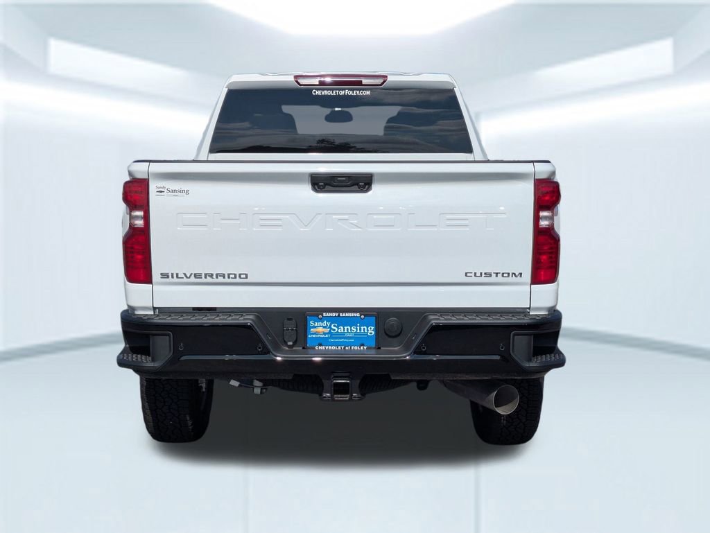 2025 Chevrolet Silverado 2500HD Custom photo 4