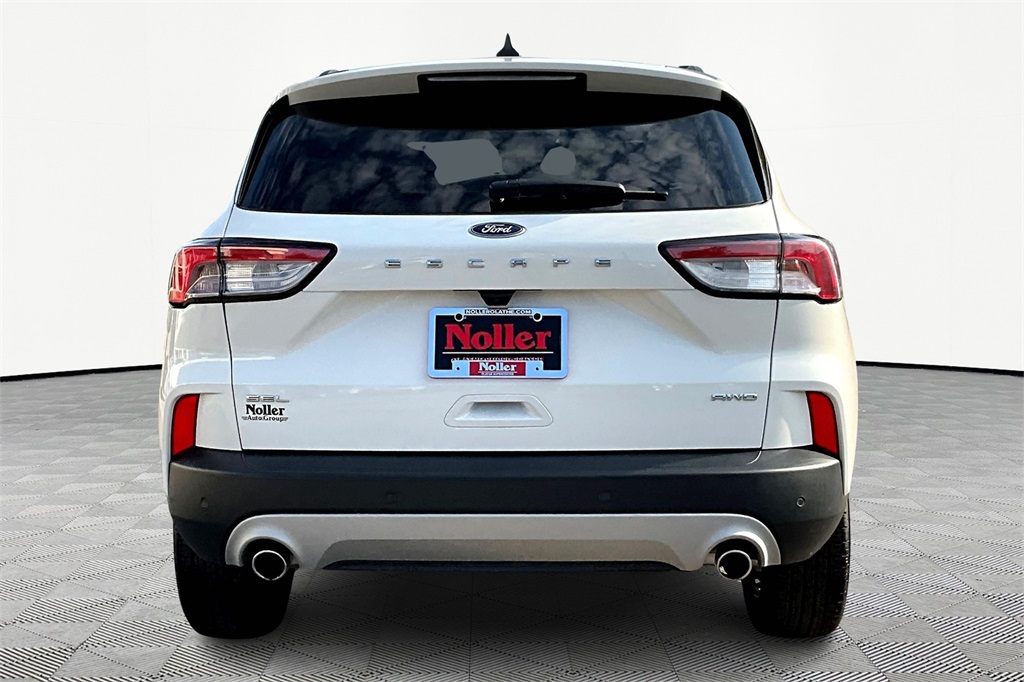 2022 Ford Escape SEL photo 4