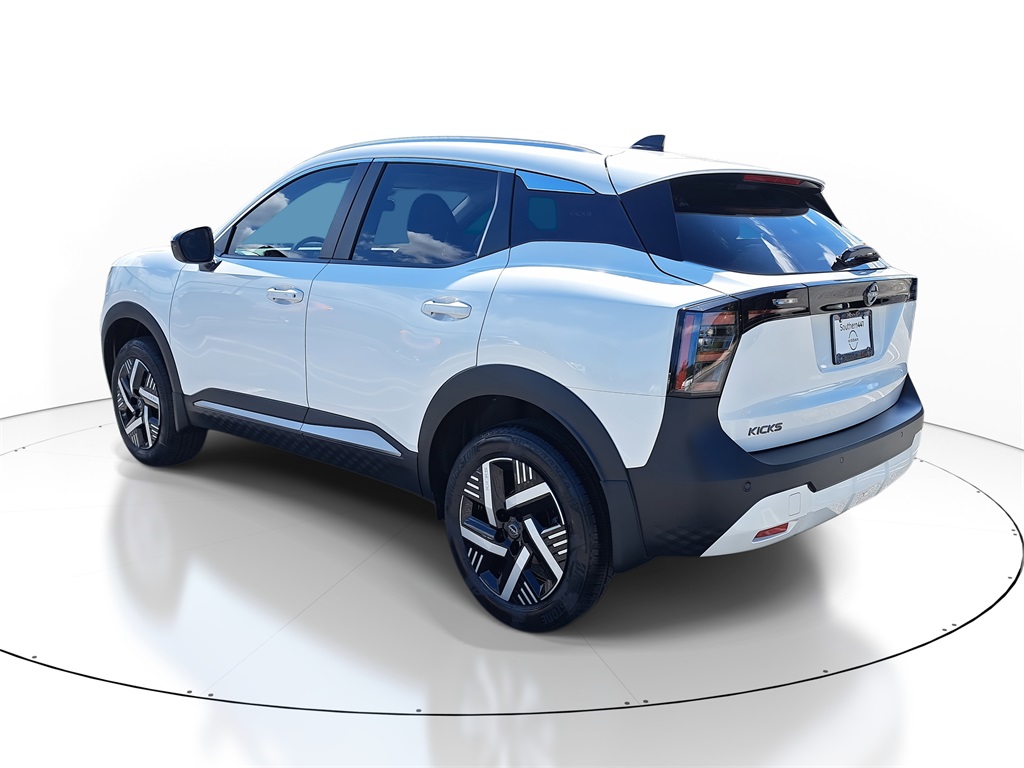 2026 Nissan Kicks SV photo 5