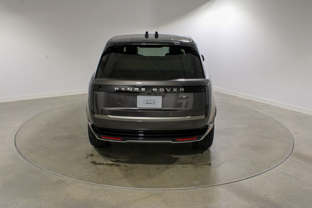 2025 Land Rover Range Rover SE photo 4