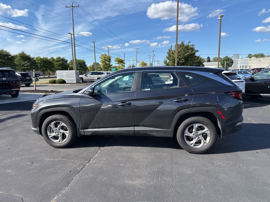 2023 Hyundai Tucson SE photo 3