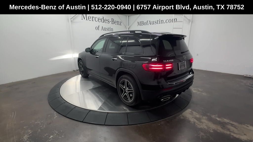 2024 Mercedes Benz GLB 250 photo 9