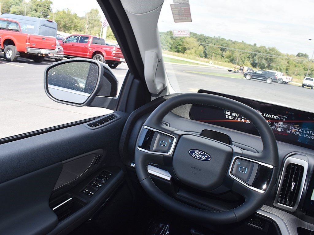2025 Ford Expedition MAX photo 17