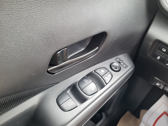2025 Nissan Kicks Play S photo 20